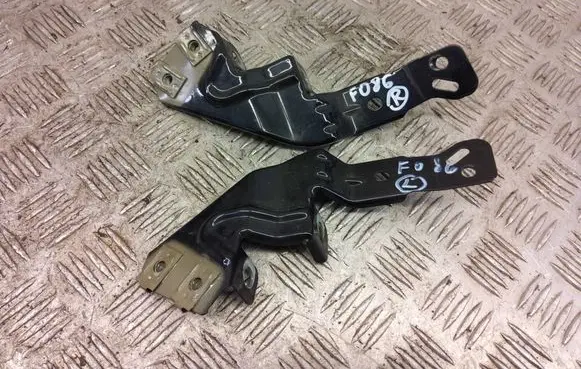 Opel Insignia B Fender mounting bracket 39063368