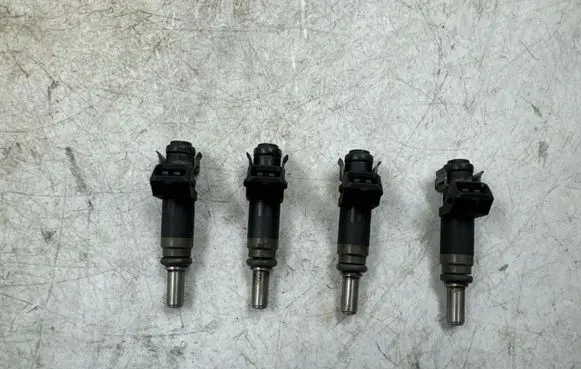 BMW 3 E46 Fuel injector 7506158