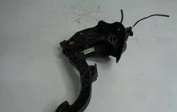 Toyota Proace Clutch pedal 9818902380