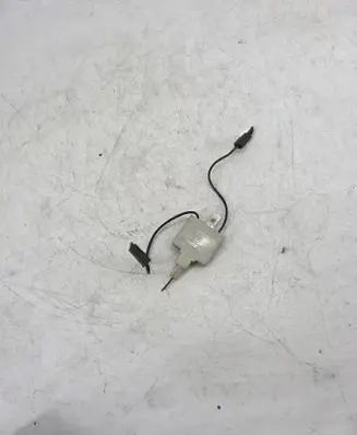 BMW 5 E34 Aerial antenna amplifier 65141392203 098900