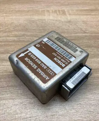Audi A4 S4 B5 8D Airbag control unit/module 8A0959655B 0285001037 Airb