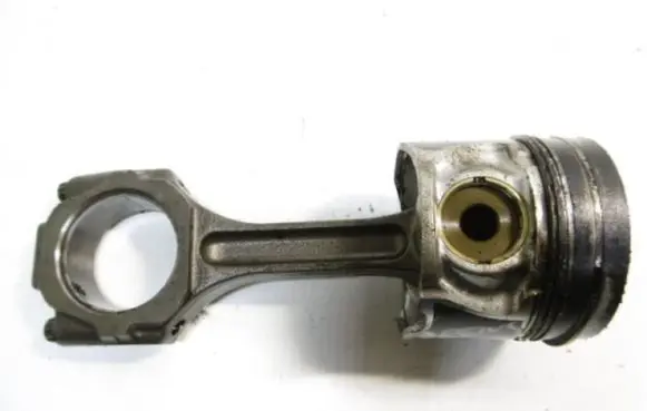 KIA Carens I Piston 