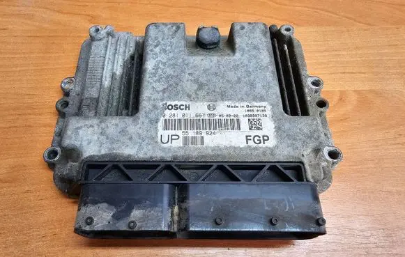 Opel Astra H Engine control unit/module ECU 0281011667 55189924 1039S07138