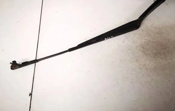 Skoda Octavia Mk2 (1Z) Front wiper blade arm 1z1955409