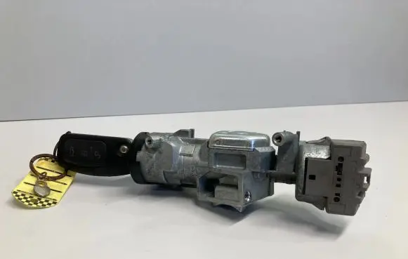 Ford C-MAX I Ignition lock 3M513F880AD