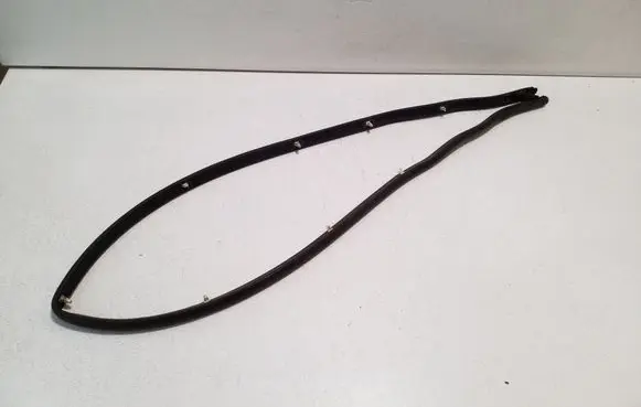 Nissan Pathfinder R51 Engine compartment rubber 