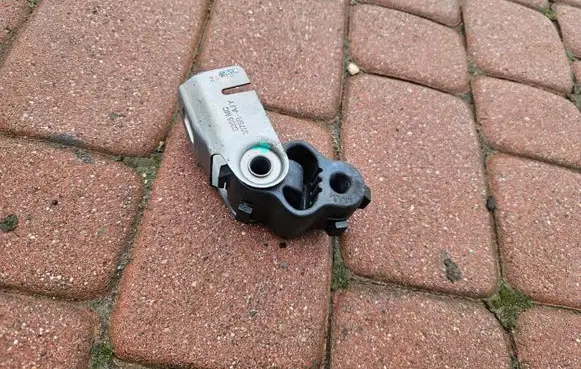 Muffler mount bracket/holder