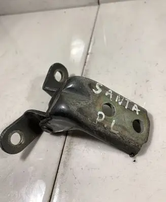 Hyundai Santa Fe Front door lower hinge 