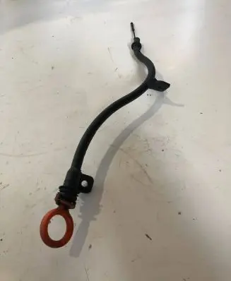 Volkswagen PASSAT B6 Oil level dip stick 