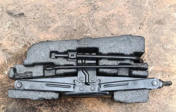 Hyundai Santa Fe Tool set 091492B050