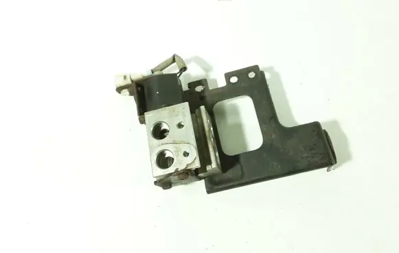 Toyota Avensis T250 Air conditioning (A/C) expansion valve 4433100890
