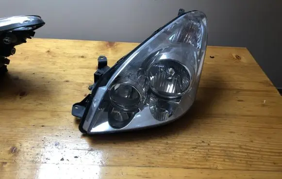 Toyota Corolla Verso AR10 Headlight/headlamp 811700F060 0821211M8L