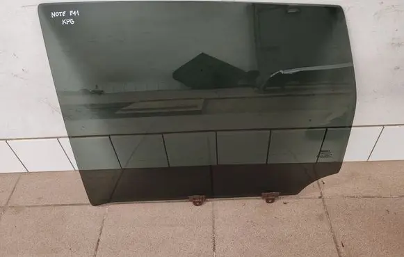 Nissan Note (E11) Rear door window glass 
