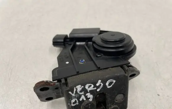 Toyota Verso Loading door lock 