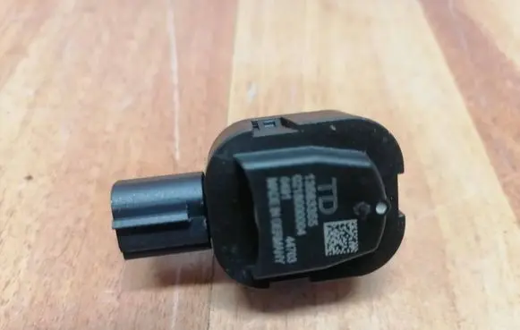 Opel Insignia B Airbag deployment crash/impact sensor 13583355
