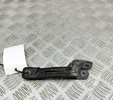 Land Rover Discovery 5 Fender mounting bracket CPLA16290AD