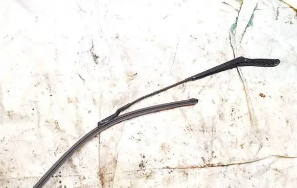 Peugeot 308 Front wiper blade arm 9680477080