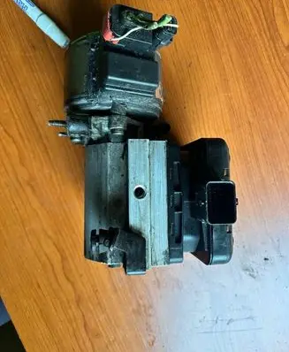 Citroen C5 Air suspension compressor 9636713880