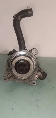 Nissan Navara D22 Vacuum pump 14650VK500