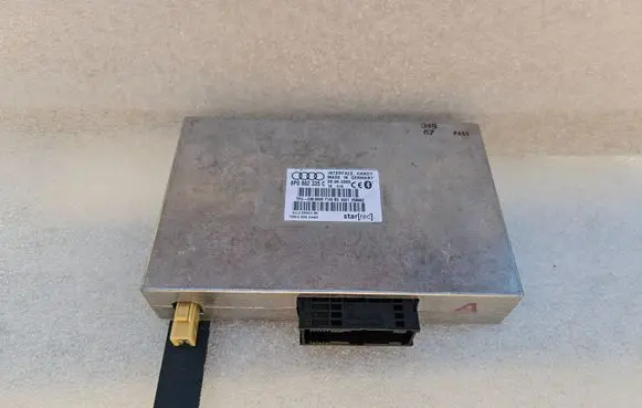 Audi A4 S4 B7 8E 8H Bluetooth control unit module 8P0862335C