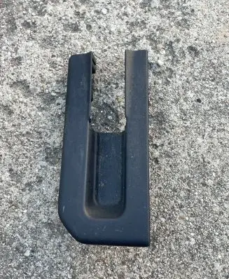 Toyota Prius+ (ZVW40) Rear seat rail trim cover 7215847070