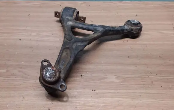 Front lower control arm/wishbone