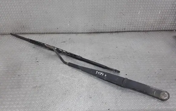 Windshield/front glass wiper blade
