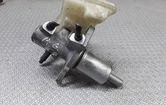 Master brake cylinder
