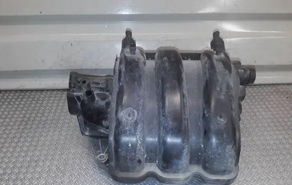 Volkswagen Polo IV 9N3 Intake manifold 03E129711d