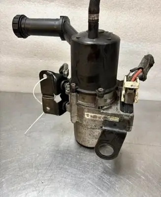 Citroen C4 I Picasso Power steering pump 9676772980