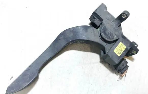 Iveco Daily 30.8 - 9 Accelerator throttle pedal 0281002632 482102444