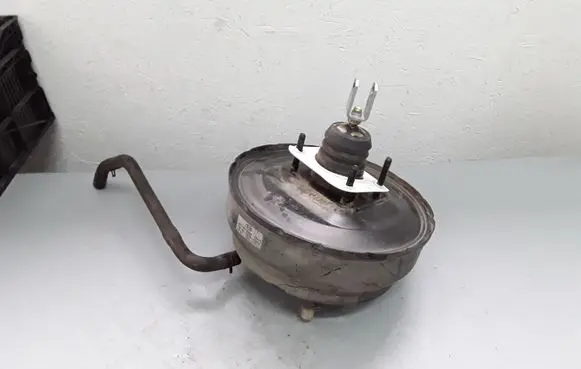 KIA Carens II Brake booster 585001D110 591101D600