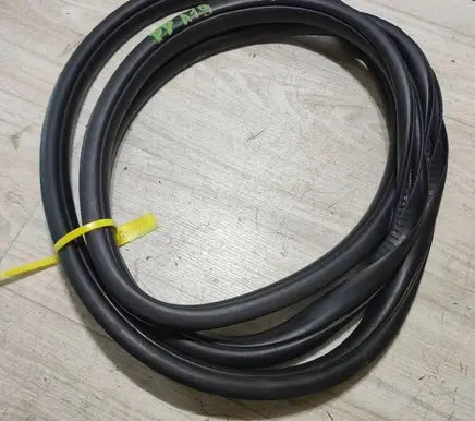 Jeep Grand Cherokee Front door rubber seal
