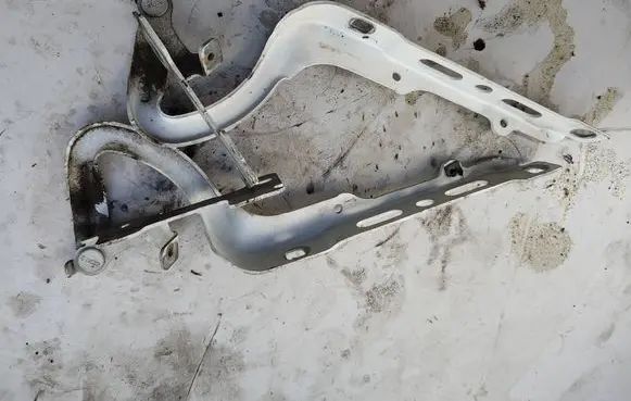 Peugeot 208 I Engine bonnet/hood hinges 