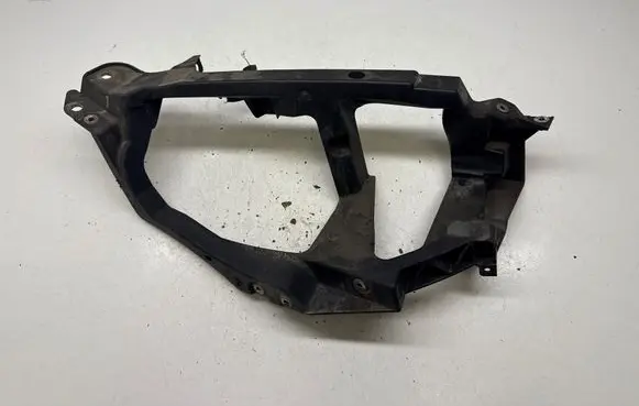 Mitsubishi Colt Headlight/headlamp mounting bracket MN105060
