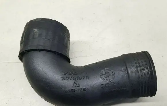Volvo XC70 Intercooler hose/pipe 30751920