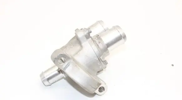 Ford Kuga III Thermostat housing LX6E8A587AC