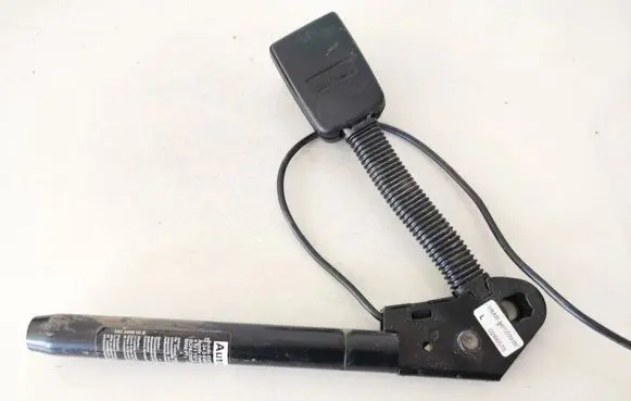 Ford Focus Front seatbelt buckle 98aba61209bf