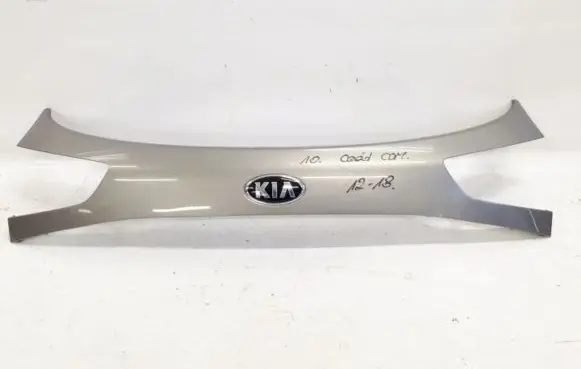 KIA Ceed Tailgate trim