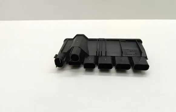 BMW 5 G30 G31 G38 Current control relay 8583091 858309105 18576710