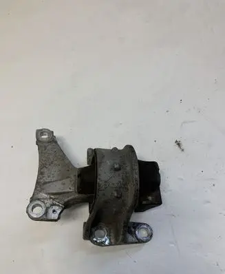 Engine mount bracket