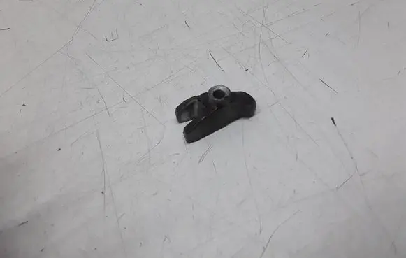 Opel Vectra C Fuel Injector clamp holder B148