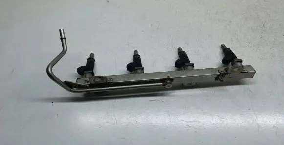 BMW 3 E90 E91 Fuel injectors set 7530420 7506158