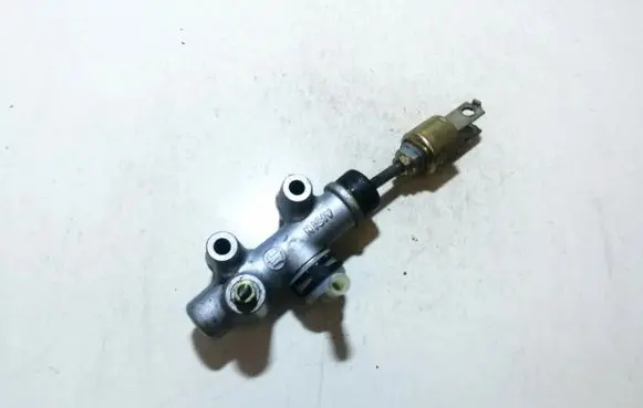 Toyota Previa (XR30, XR40) II Clutch master cylinder