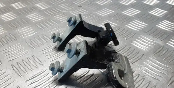 Rear door hinge set