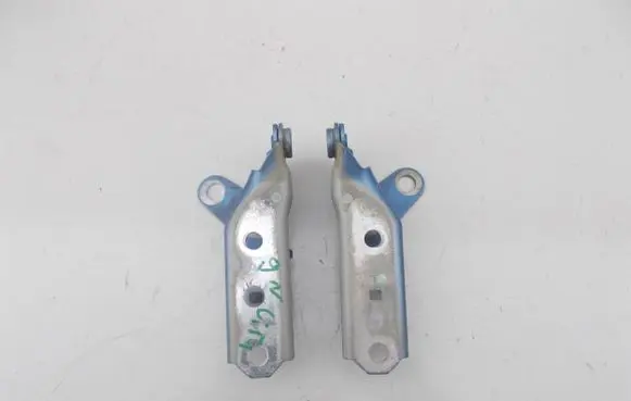 Volkswagen Polo IV 9N3 Engine bonnet/hood hinges 6Q0823301B 6Q0823302C