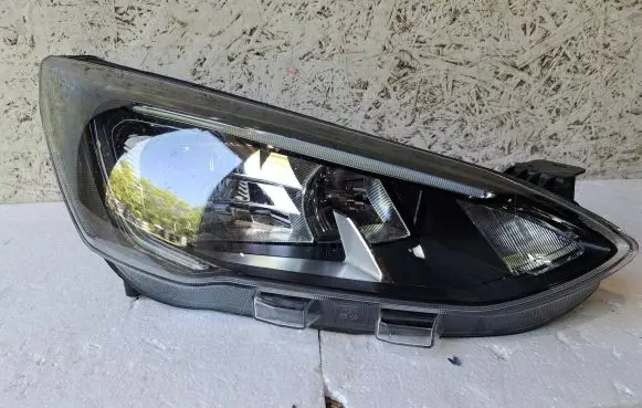Ford Focus Headlight/headlamp