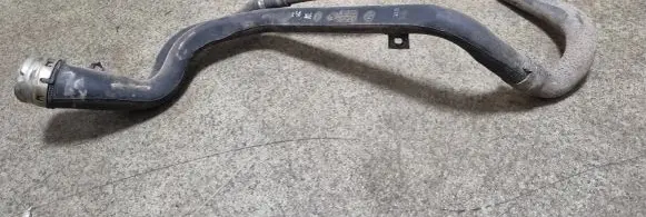 BMW 7 E38 Fuel tank filler neck pipe 1181922