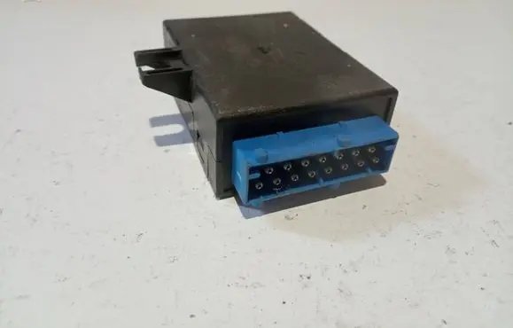 BMW 3 E36 Window wiper relay 61358357068 25426510 049303