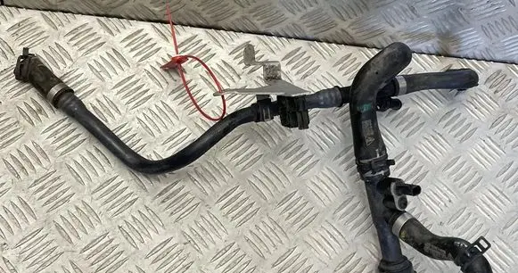 Porsche Taycan 9J1 Engine coolant pipe/hose DOPORSCHETAYCAN 9J1121661